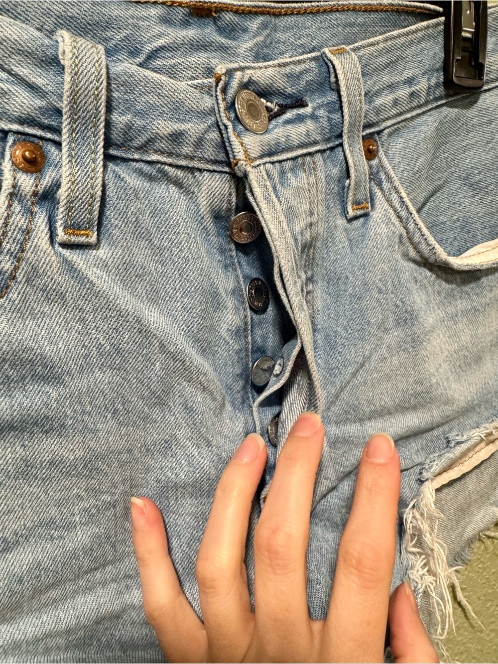 Levi's 501 Distressed Jeans Shorts 27 - Picture 2 of 5